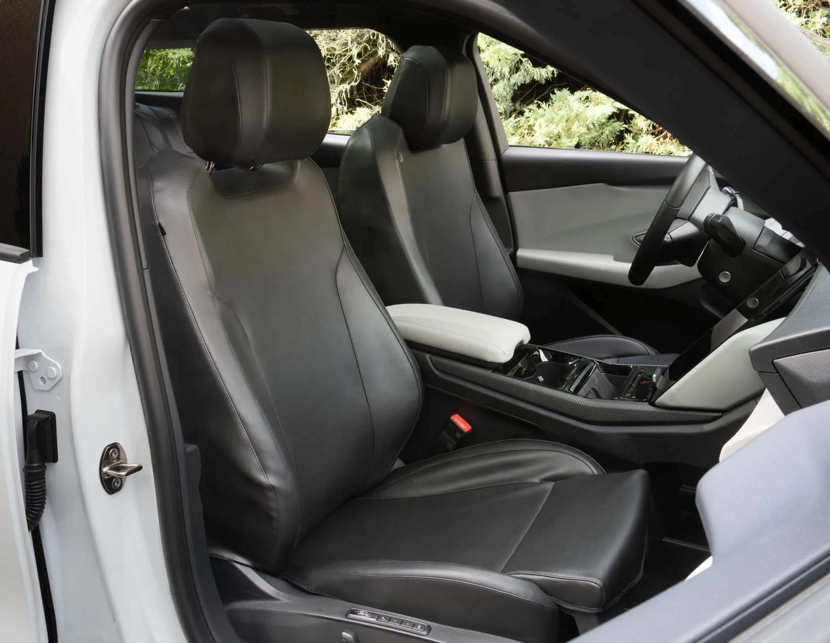 NEU: Innenraumteiler & HDD Sitzbezüge